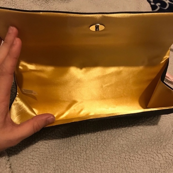 Black and Gold Clutch - Picture 3 of 4